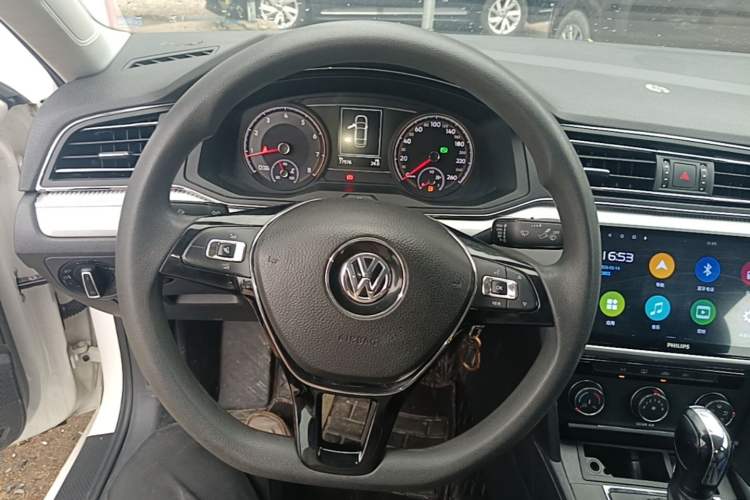 Used Volkswagen Lamando 2019 230TSI DSG Fashion Edition China V Standard Steering Wheel