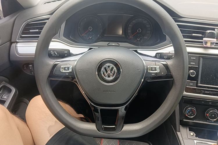 Used Volkswagen Lamando 2019 230TSI DSG Fashion Edition China VI Steering Wheel