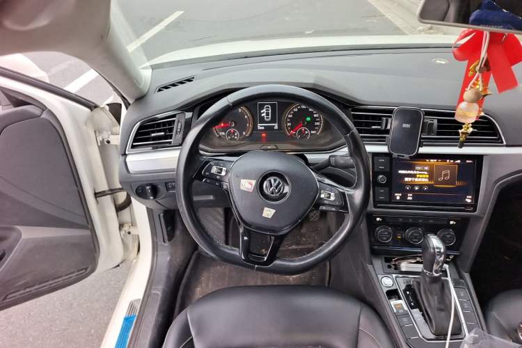 Used Volkswagen Lamando 2019 280TSI DSG Comfort Edition China VI standard Steering Wheel