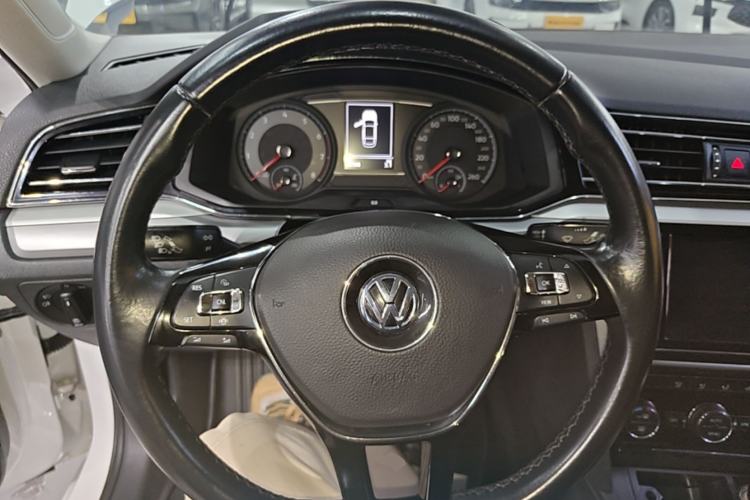 Used Volkswagen Lamando 2019 280TSI DSG Comfort Edition China VI standard Steering Wheel