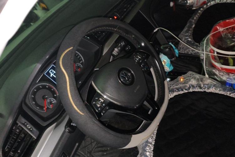 Used Volkswagen Lamando 2019 280TSI DSG Comfort Edition China VI standard Steering Wheel