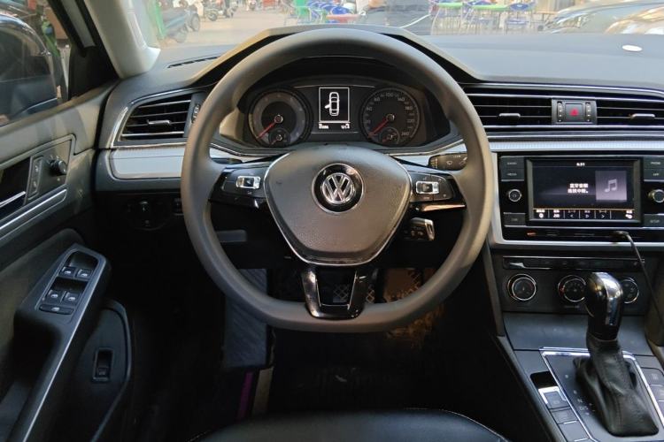 Used Volkswagen Lamando 2019 230TSI DSG Fashion Edition China VI Steering Wheel