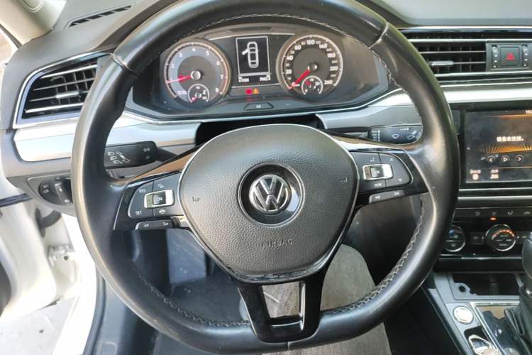 Used Volkswagen Lamando 2019 280TSI DSG Comfort Edition China V Standard Steering Wheel