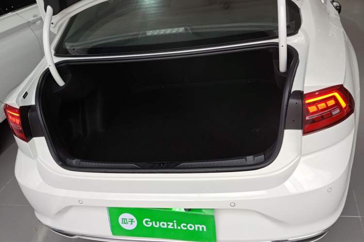 Used Volkswagen Lamando 2019 230TSI DSG Fashion Edition China V Standard Trunk
