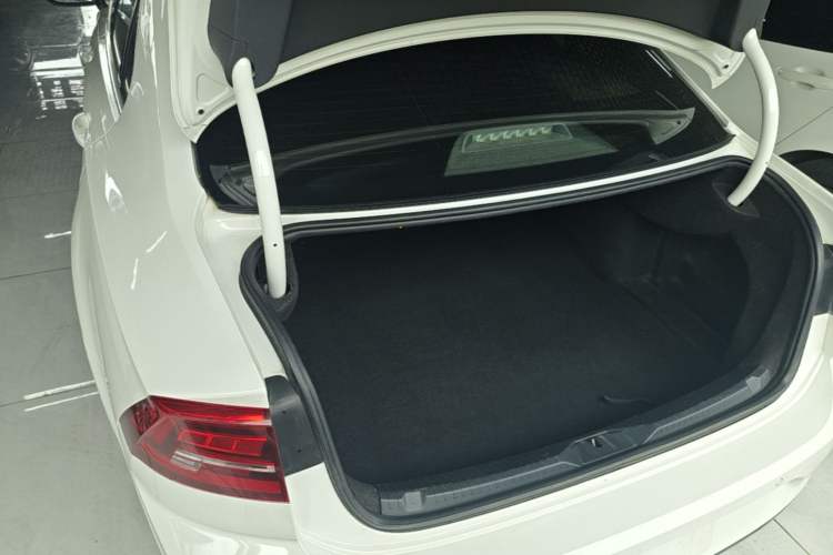 Used Volkswagen Lamando 2019 280TSI DSG Comfort Edition China V Standard Trunk