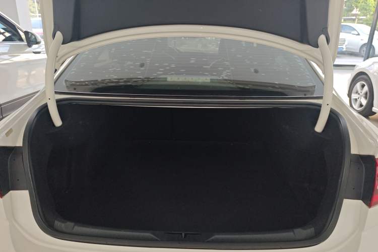Used Volkswagen Lamando 2019 280TSI DSG Comfort Edition China VI standard Trunk