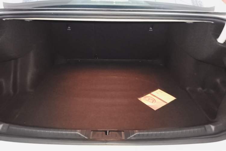 Used Volkswagen Lamando 2019 230TSI DSG Fashion Edition China VI Trunk