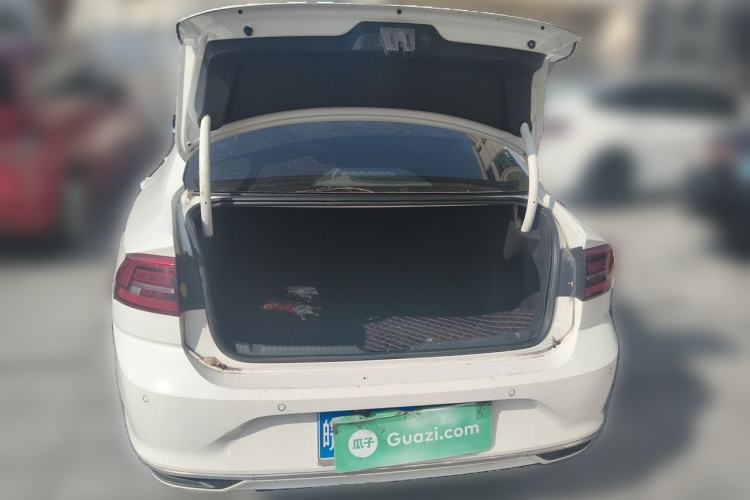 Used Volkswagen Lamando 2019 230TSI DSG Fashion Edition China VI Trunk