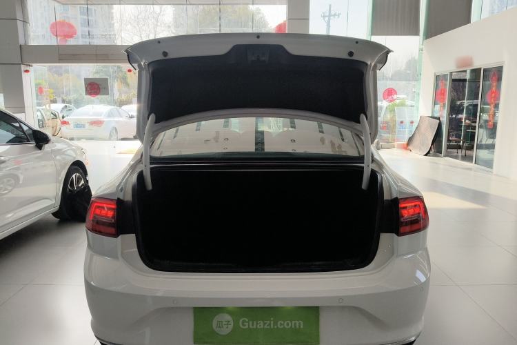 Used Volkswagen Lamando 2019 230TSI DSG Fashion Edition China VI Trunk