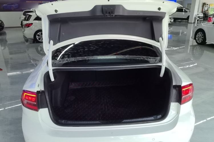 Used Volkswagen Lamando 2019 230TSI DSG Fashion Edition China VI Trunk