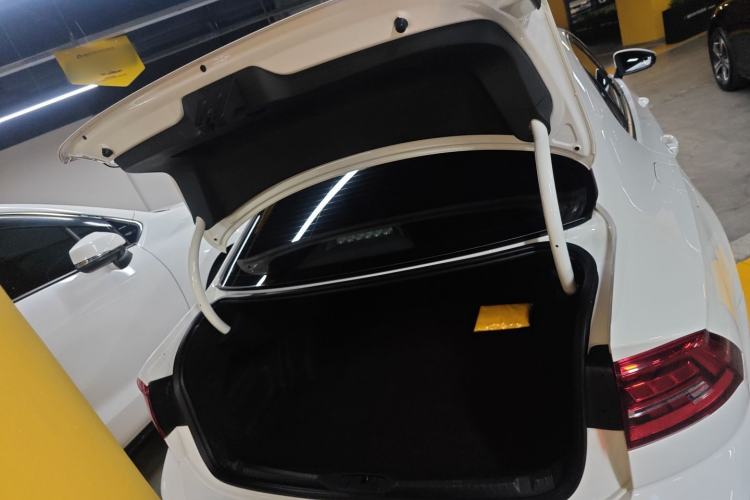 Used Volkswagen Lamando 2019 230TSI DSG Vision Edition China VI Standard Trunk