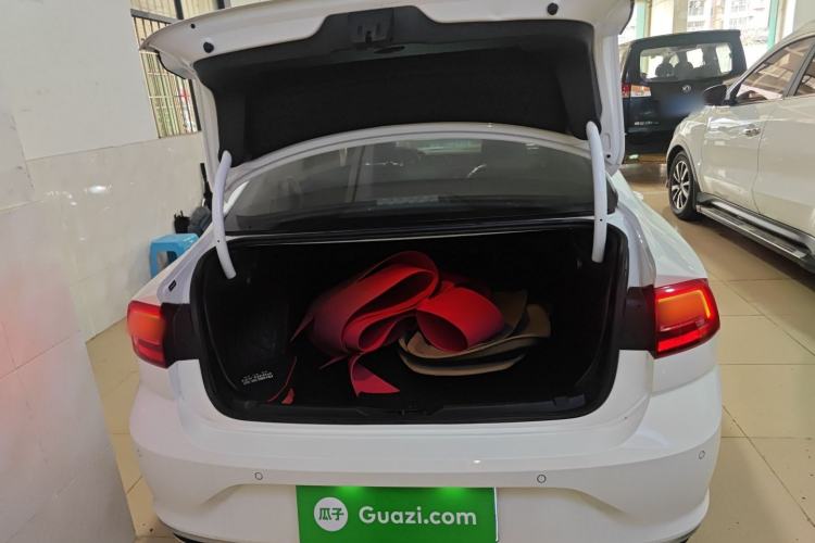 Used Volkswagen Lamando 2019 230TSI DSG Fashion Edition China VI Trunk