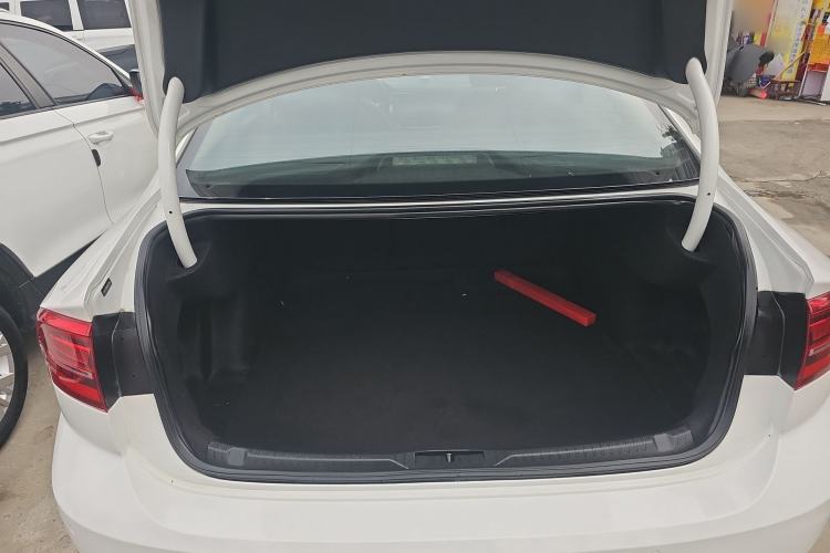 Used Volkswagen Lamando 2019 230TSI DSG Fashion Edition China VI Trunk