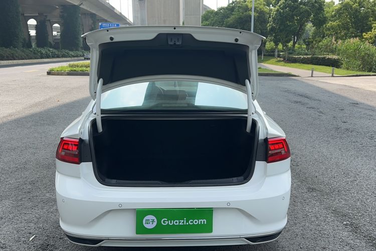 Used Volkswagen Lamando 2019 230TSI DSG Fashion Edition China V Standard Trunk