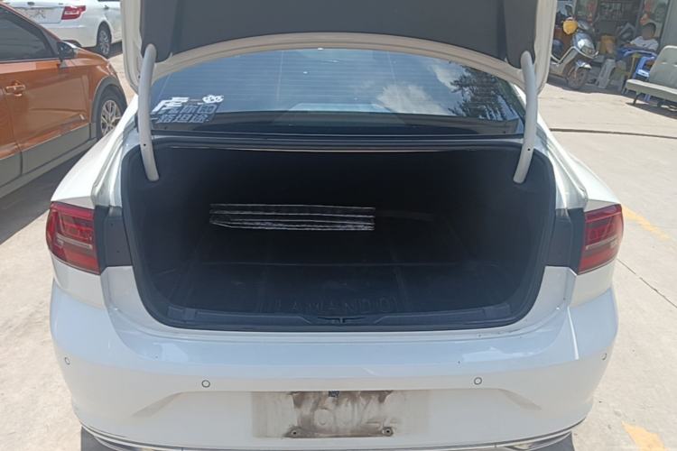 Used Volkswagen Lamando 2019 280TSI DSG Comfort Edition China VI standard Trunk