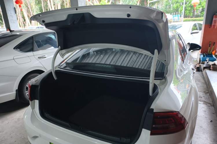 Used Volkswagen Lamando 2019 230TSI DSG Fashion Edition China VI Trunk