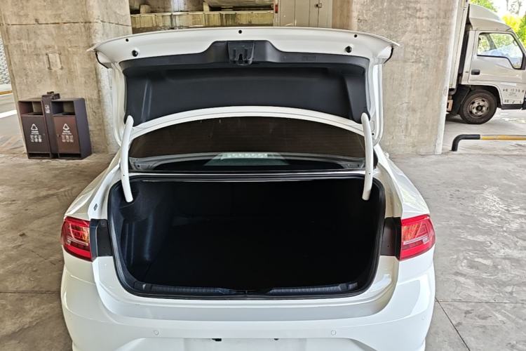 Used Volkswagen Lamando 2019 230TSI DSG Fashion Edition China VI Trunk