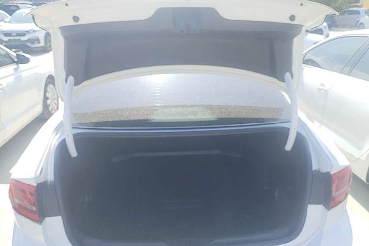 Used Volkswagen Lamando 2019 230TSI DSG Fashion Edition China V Standard Trunk