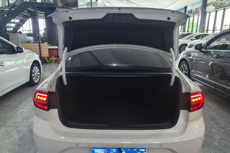 Used Volkswagen Lamando 2019 230TSI DSG Fashion Edition China V Standard Trunk