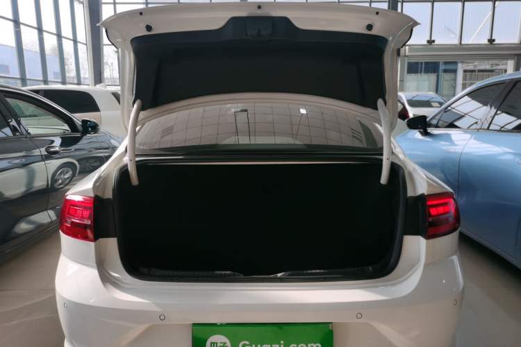 Used Volkswagen Lamando 2019 230TSI DSG Fashion Edition China VI Trunk