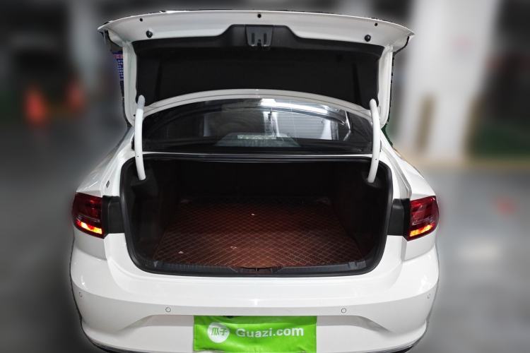 Used Volkswagen Lamando 2019 230TSI DSG Vision Edition China VI Standard Trunk