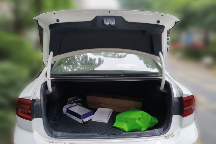 Used Volkswagen Lamando 2019 230TSI DSG Fashion Edition China VI Trunk