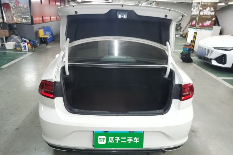 Used Volkswagen Lamando 2019 230TSI DSG Fashion Edition China V Standard Trunk