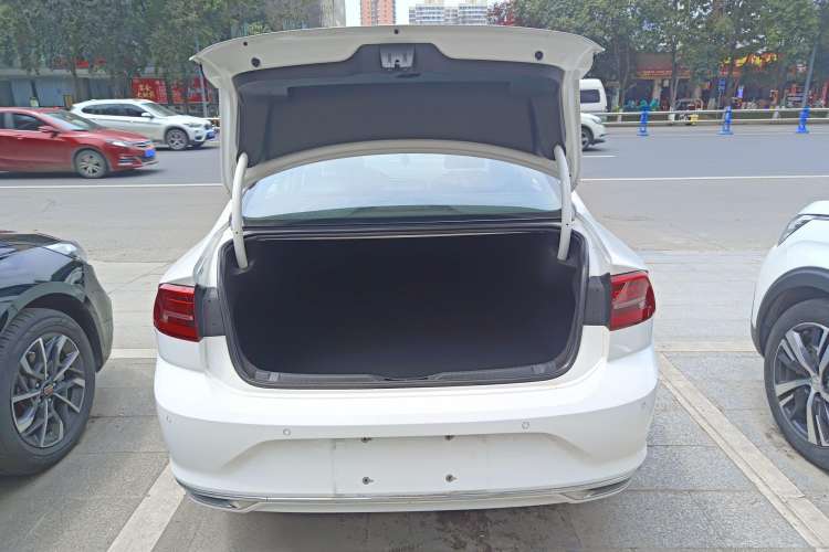 Used Volkswagen Lamando 2019 280TSI DSG Comfort Edition China V Standard Trunk