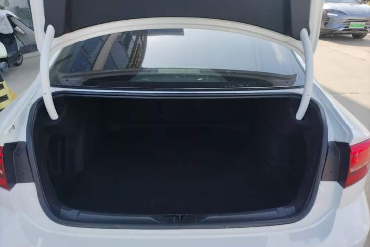 Used Volkswagen Lamando 2019 230TSI DSG Fashion Edition China V Standard Trunk