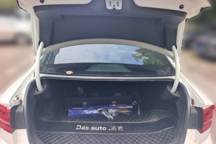 Used Volkswagen Lamando 2019 230TSI DSG Fashion Edition China VI Trunk