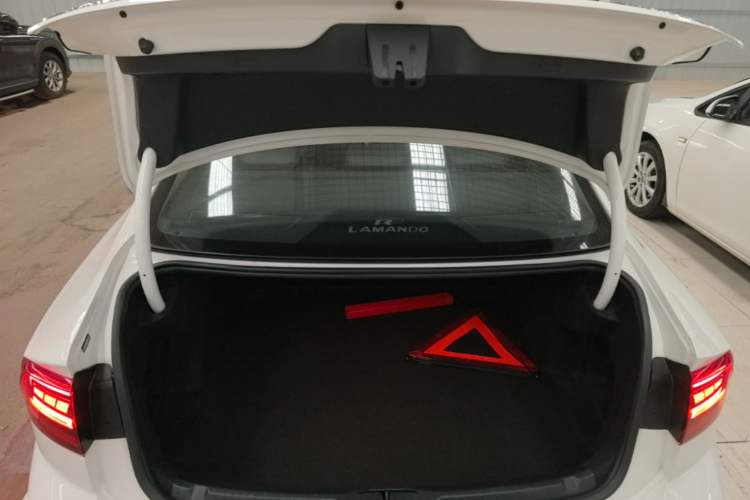 Used Volkswagen Lamando 2019 280TSI DSG Comfort Edition China VI standard Trunk