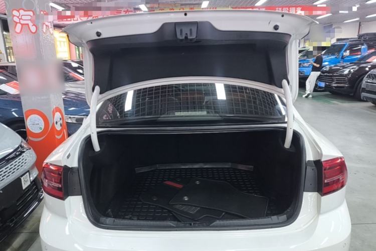 Used Volkswagen Lamando 2019 230TSI DSG Fashion Edition China V Standard Trunk