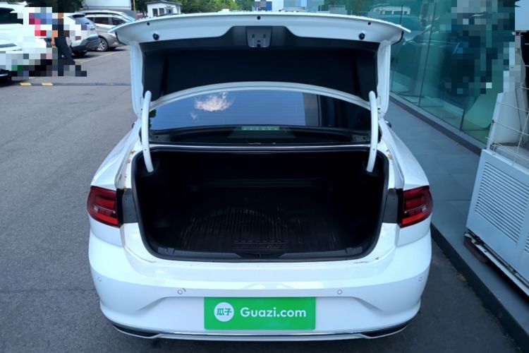 Used Volkswagen Lamando 2019 230TSI DSG Vision Edition China VI Standard Trunk
