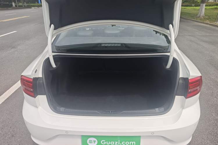 Used Volkswagen Lamando 2019 280TSI DSG Comfort Edition China V Standard Trunk