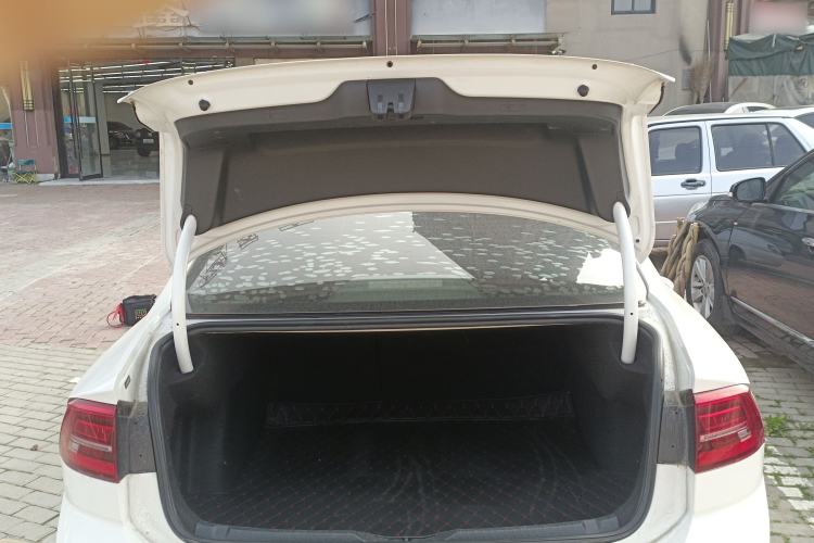 Used Volkswagen Lamando 2019 230TSI DSG Fashion Edition China VI Trunk