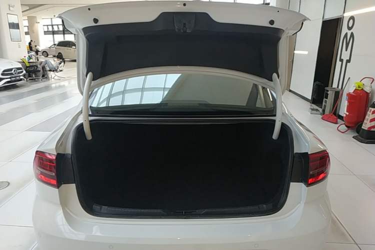 Used Volkswagen Lamando 2019 280TSI DSG Comfort Edition China V Standard Trunk