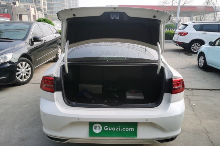 Used Volkswagen Lamando 2019 230TSI DSG Fashion Edition China VI Trunk