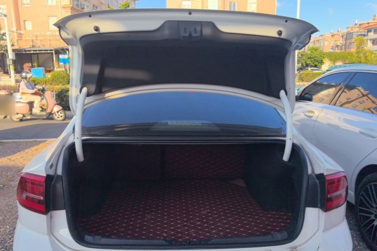 Used Volkswagen Lamando 2019 230TSI DSG Fashion Edition China VI Trunk