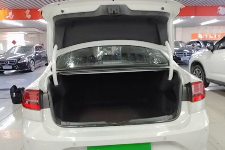 Used Volkswagen Lamando 2019 280TSI DSG Comfort Edition China VI standard Trunk