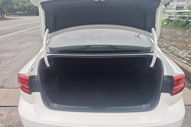 Used Volkswagen Lamando 2019 280TSI DSG Comfort Edition China V Standard Trunk