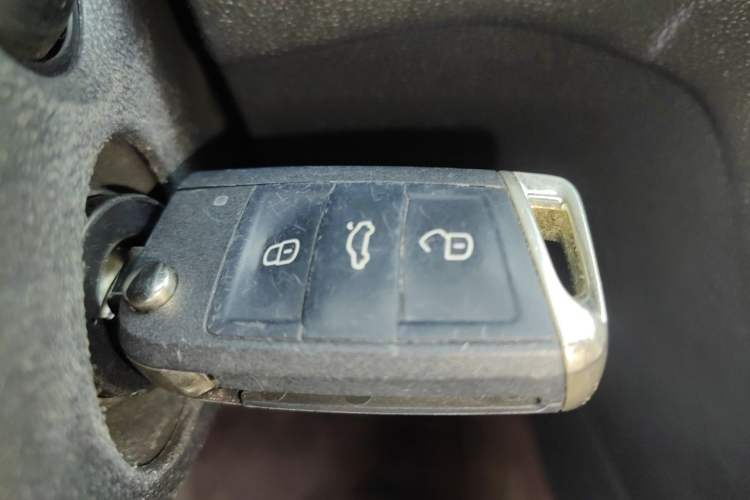 Used Volkswagen Lamando 2019 230TSI DSG Vision Edition China VI Standard Vehicle Key