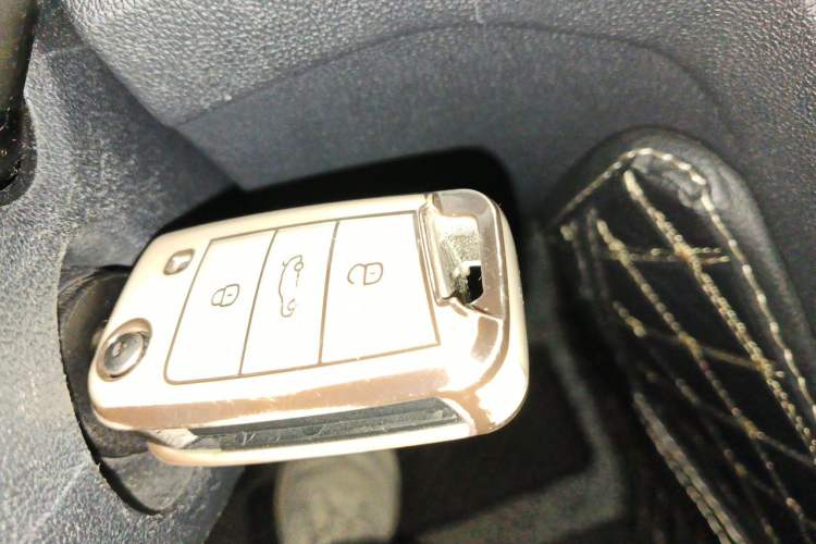 Used Volkswagen Lamando 2019 230TSI DSG Fashion Edition China V Standard Vehicle Key