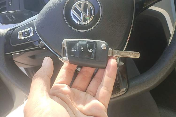 Used Volkswagen Lamando 2019 230TSI DSG Fashion Edition China V Standard Vehicle Key