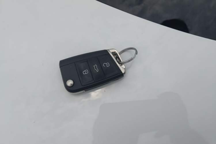 Used Volkswagen Lamando 2019 230TSI DSG Fashion Edition China V Standard Vehicle Key