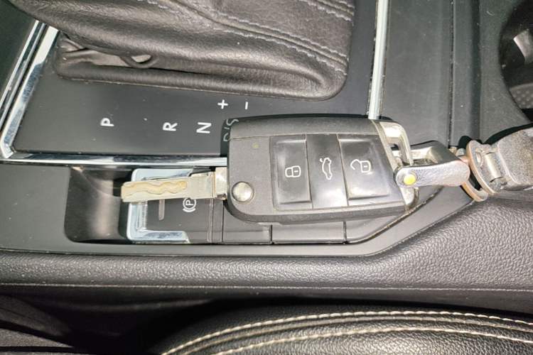 Used Volkswagen Lamando 2019 230TSI DSG Fashion Edition China V Standard Vehicle Key