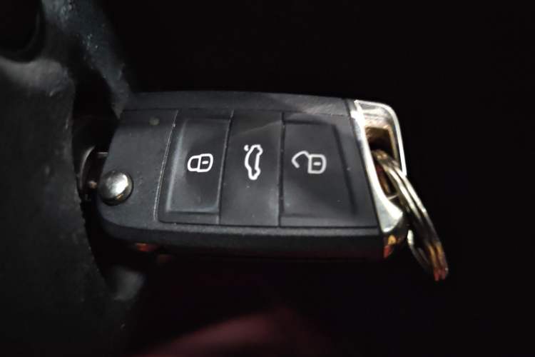 Used Volkswagen Lamando 2019 230TSI DSG Vision Edition China VI Standard Vehicle Key