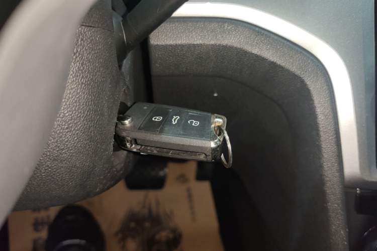 Used Volkswagen Lamando 2019 230TSI DSG Vision Edition China VI Standard Vehicle Key