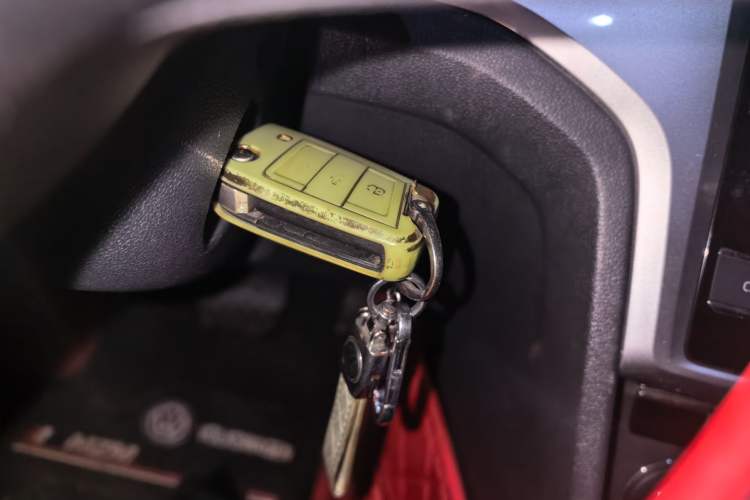 Used Volkswagen Lamando 2019 230TSI DSG Fashion Edition China V Standard Vehicle Key