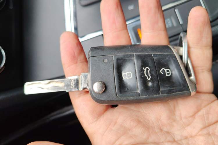 Used Volkswagen Lamando 2019 230TSI DSG Fashion Edition China V Standard Vehicle Key