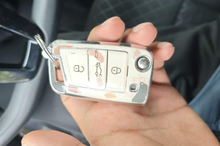 Used Volkswagen Lamando 2019 230TSI DSG Fashion Edition China V Standard Vehicle Key